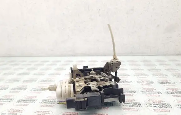Audi A4 S4 B5 8D Front door lock