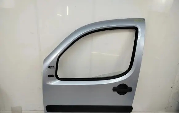 Fiat Doblo Front door 42R35