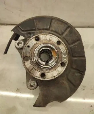 Volkswagen PASSAT B6 Front wheel hub