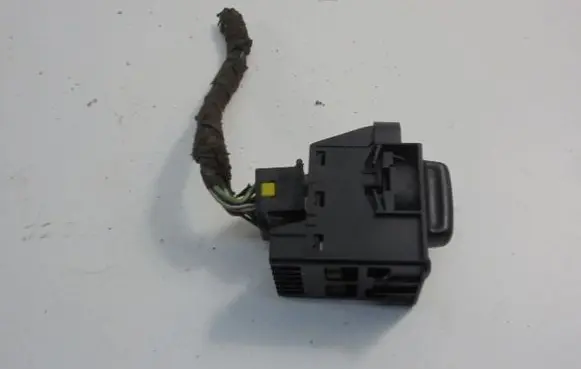Opel Omega A Light switch 90213283