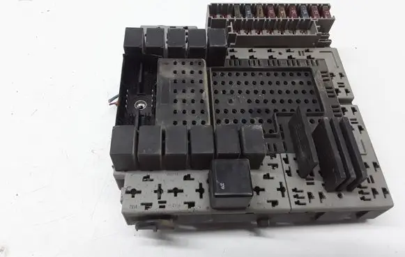 Volvo S80 Fuse module 9494509