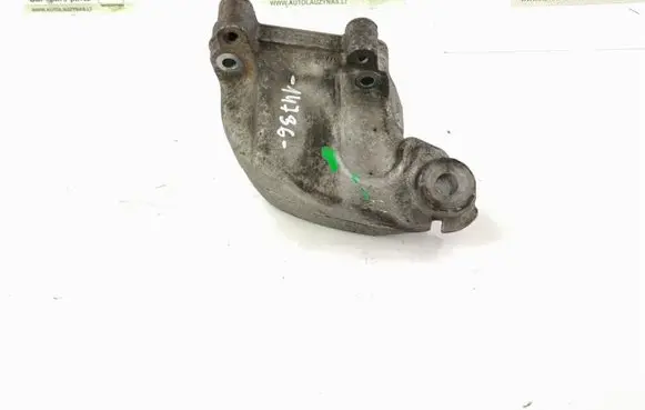 Mercedes-Benz ML W164 Engine mounting bracket 6422233204 A6422233204