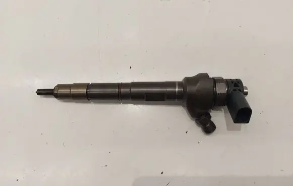 Skoda Octavia Mk3 (5E) Fuel injector 04L130277AJ