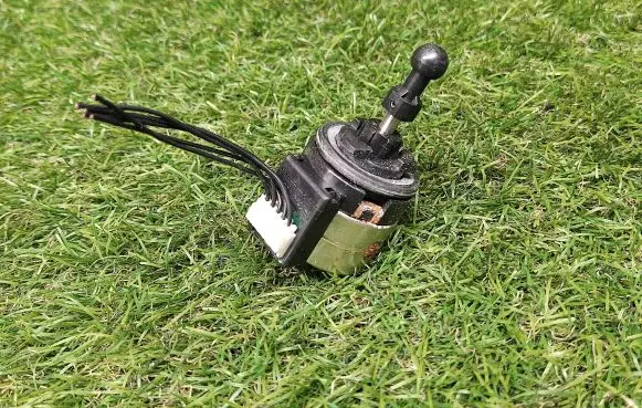 Volkswagen Touareg II Headlight level adjustment motor 74862100AC PL35L024XGH2