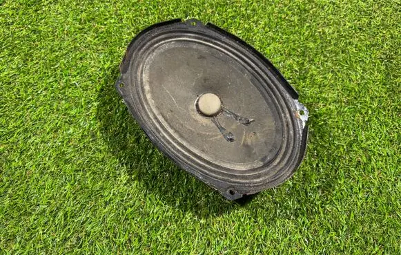 BMW 3 E46 Parcel shelf speaker 8376309