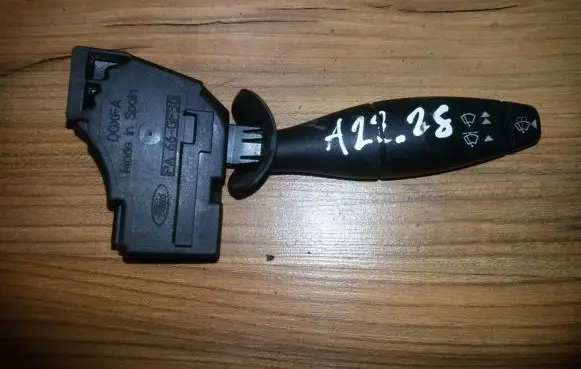 Ford Focus Wiper control stalk 98ag17a553cc