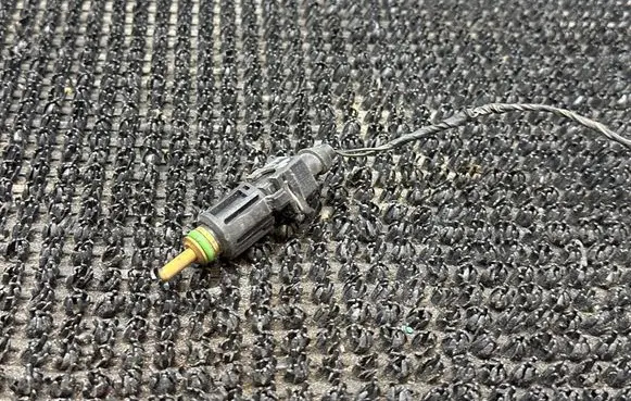 BMW 3 E90 E91 Coolant temperature sensor 1433077