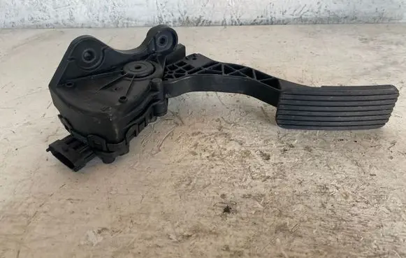 KIA Ceed Accelerator throttle pedal 32700XXXXX