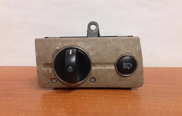 Mercedes-Benz E W211 Light switch 2115450104 7241