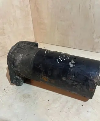 Volvo V70 Starter motor 005831253