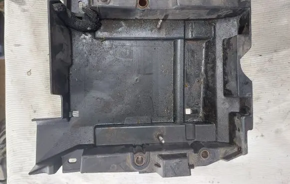 Renault Espace IV Battery tray 8200412898