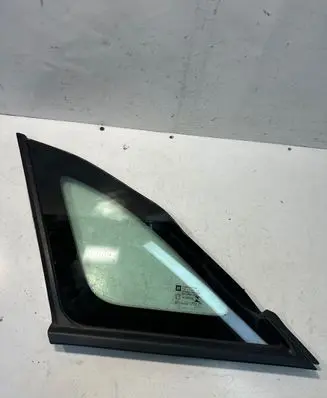 Opel Crossland X Rear side window 4R000016