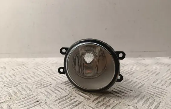Toyota Avensis T250 Front fog light 812100D041 812100D042