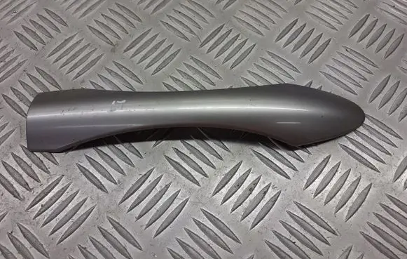 Toyota Auris 150 Front door handle cover 74646-02060