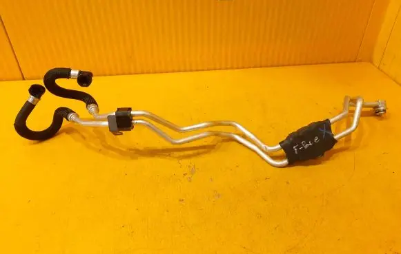 Jaguar F-Pace Gearbox oil cooler pipe/hose 