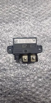 Mercedes-Benz C W204 Charging relay A0009822023 1110029