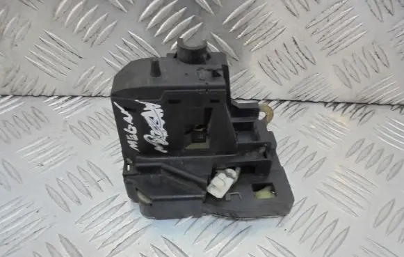 Renault Megane I Front door lock