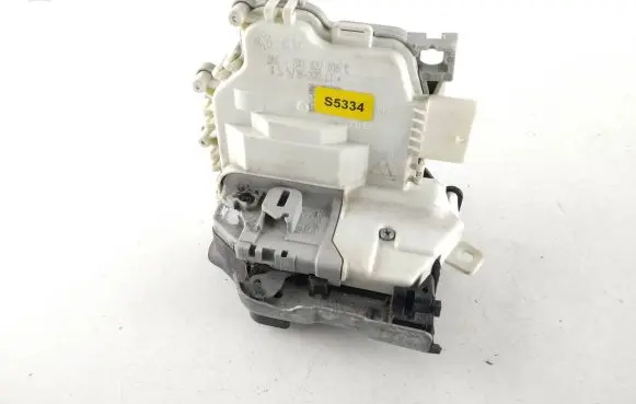 Audi Q2 - Front door lock 8X1837016C S5334