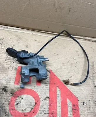 Volkswagen Golf III Ignition lock KLS92 VWLK101 057905851D