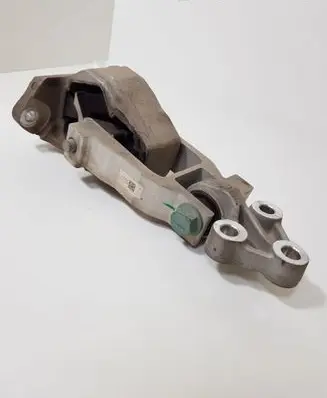 Nissan Rogue Engine mount bracket