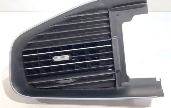 Mercedes-Benz GLE W167 Rear air vent grill A1678301300