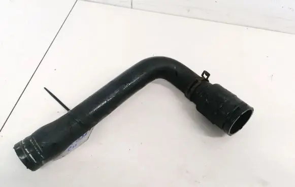 Volkswagen PASSAT B5 Engine coolant pipe/hose 8D0121101K