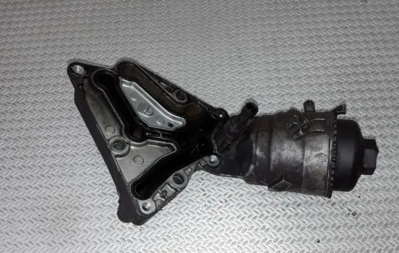 Opel Vectra C Oil filter mounting bracket 6740230110