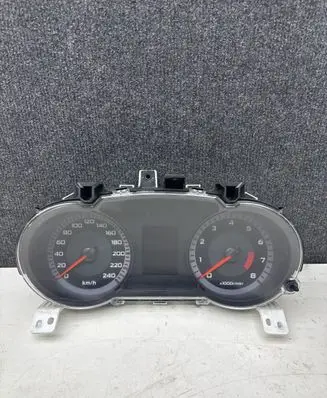Mitsubishi Outlander Speedometer (instrument cluster) 8100A117A