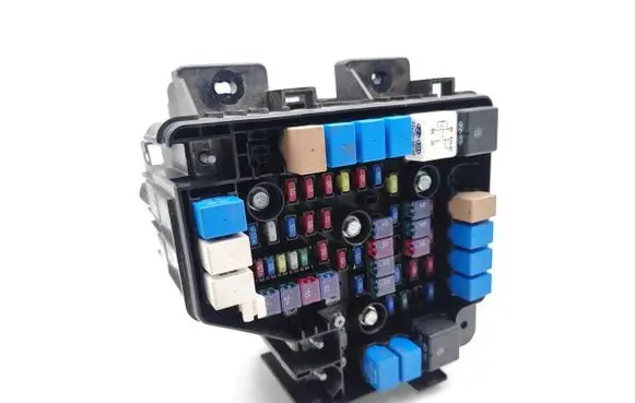 Hyundai Santa Fe Fuse module 