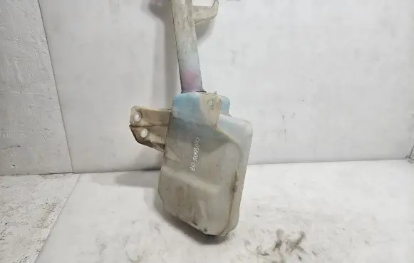 Mitsubishi Grandis Windshield washer fluid reservoir/tank HLC37053