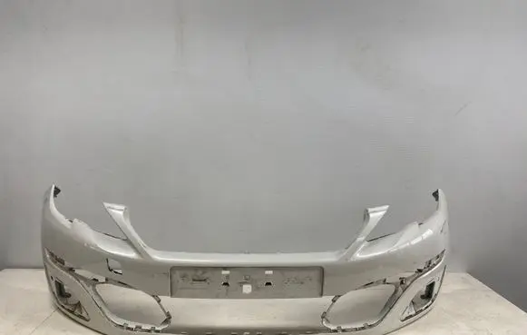 Peugeot 308 Front bumper 1610742080