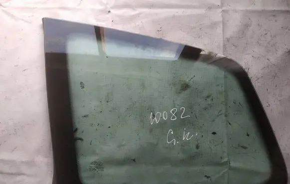Ford Focus C-MAX Rear side window as2