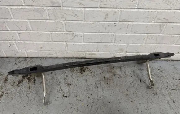 BMW 5 GT F07 Radiator support slam panel bracket 7158896