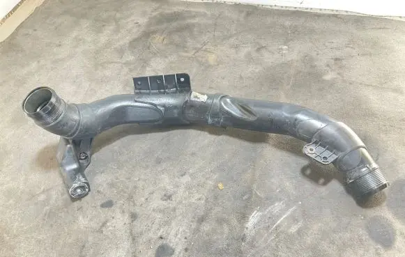 Volkswagen Golf VI Intercooler hose/pipe 5N0145840F