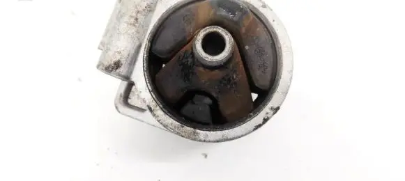 Mitsubishi Space Star Engine mount bracket