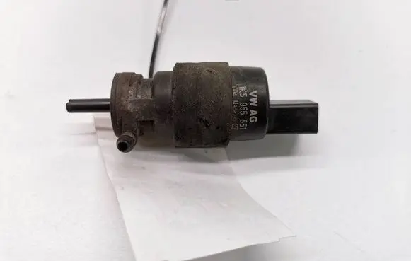 Audi A8 S8 D4 4H Windscreen/windshield washer pump 1K5955651