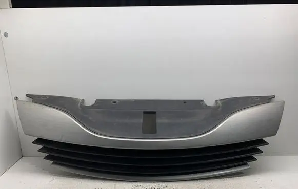 Renault Laguna II Front grill 42114 8200012581