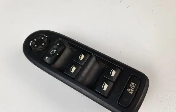Peugeot 508 Electric window control switch 30170375 96659465ZD