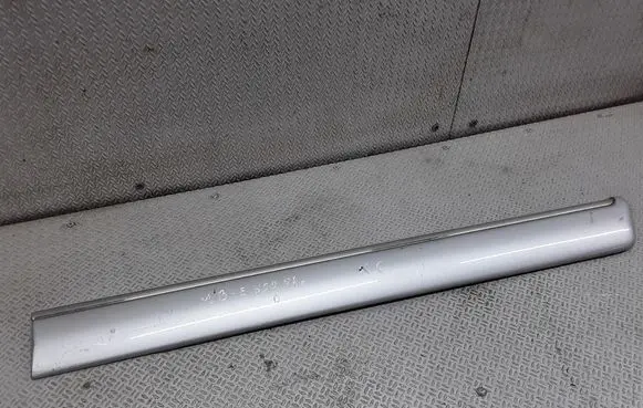 Rear door trim (molding)
