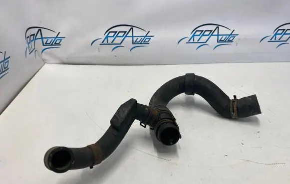 Volkswagen Golf V Engine coolant pipe/hose 323220 VB8CZ