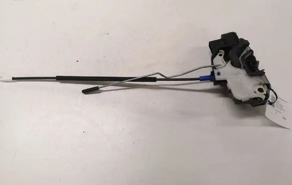 Opel Astra J Front door lock 13579523