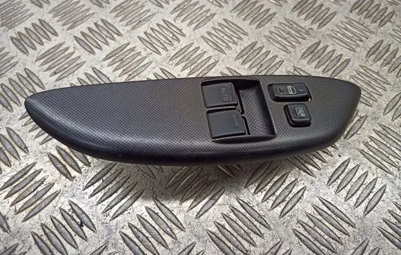 Toyota Yaris Front door window switch trim 
