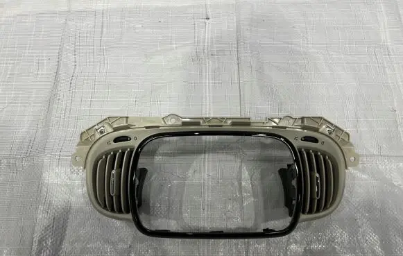 Fiat 500 Dash center air vent grill