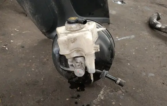 BMW X5 E53 Brake booster 6757706