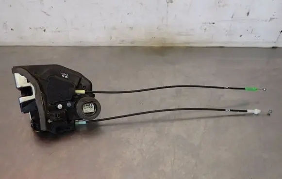 Toyota Urban Cruiser (XP110) Front door lock 2C9051609