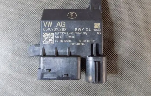 Audi A7 S7 4K8 Glow plug pre-heat relay 059907282