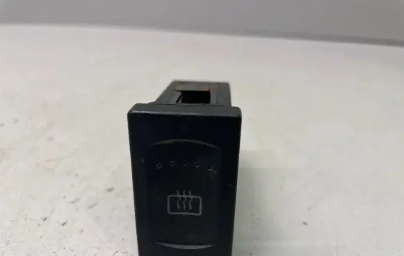 Volkswagen PASSAT B5 Windscreen/window heater switch 3B0959621C