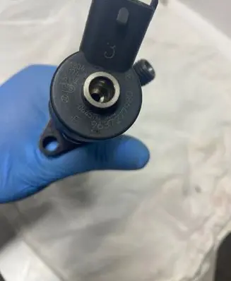 Peugeot 607 Fuel injector 0445110036