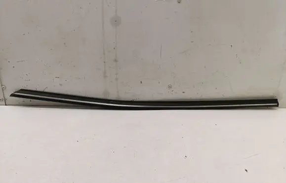 Mercedes-Benz SLK R172 Front door glass trim molding A1727200224
