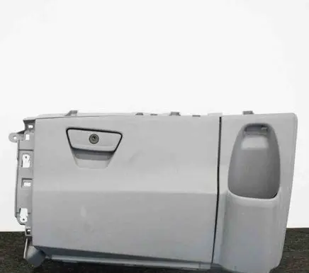 Glove box